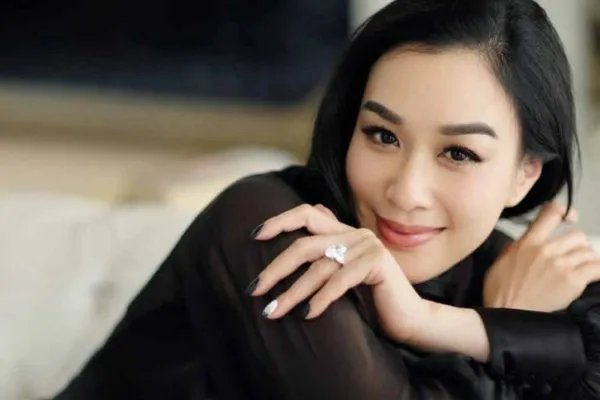 张伦硕为什么跟离过婚而且年龄比自己大的钟丽缇结婚？