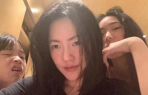 小s吐槽女儿只有下半身拽什么，是什么原因让她如此气氛的吐槽？