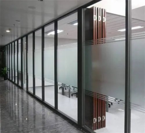办公室玻璃隔断价格 办公室玻璃隔断3个选购技巧