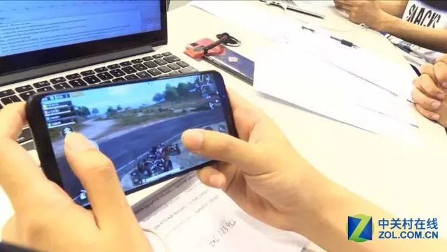 复验发布会数据 荣耀Play现场实测直播