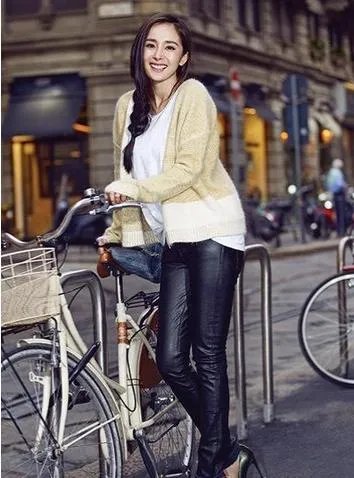 邓紫棋汪峰喜欢穿皮裤，娱乐圈还有谁？