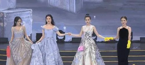 蔡徐坤肖战身高180厘米以上，体重却不到120斤，你怎么看？