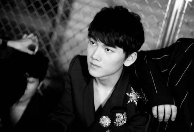 笑笑爆料阿水转会内幕:“和UZI一起挽留都没用,TES给的钱太多了”,你怎么看?