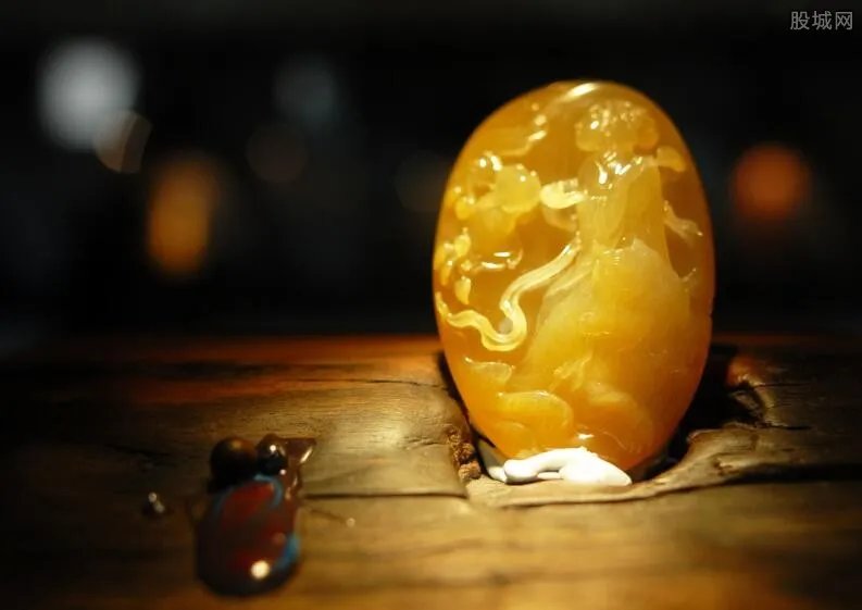 2017黄龙玉籽料价格是多少 黄龙玉籽料如何鉴别？