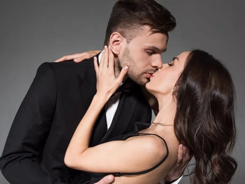 第一次同房很疼进不去怎么办