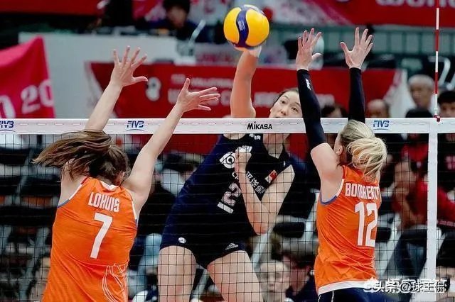 女排战胜荷兰获九连胜，但为何比赛中朱婷怒吼队友，赛后全队没有庆祝，当时发生了什么？
