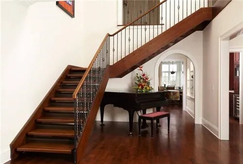 楼中楼楼梯装修效果图 5款让你眼前一亮的楼梯设计