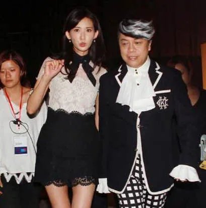 素颜林志玲蔡康永合照曝光 网友惊呼不像林志玲