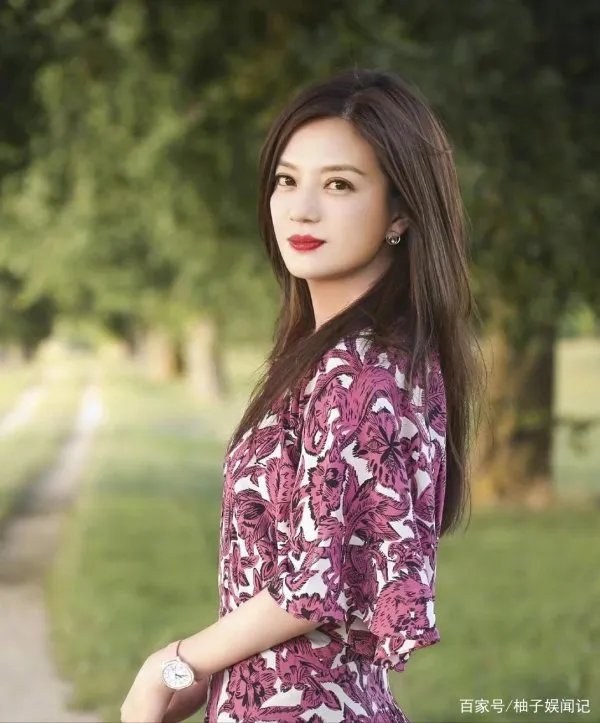 五个与赵薇有过关系的男人，背后有着怎样鲜为人知的故事？