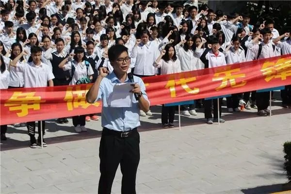 曾经的“超级中学”黄冈中学闻名全国，究竟是何原因导致跌下神坛？