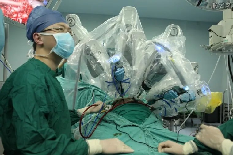 医院手术中加价 男子做手术被要求缴费1.5万元