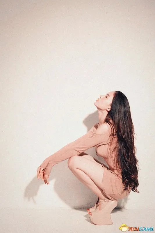 深大校花温健婷新旧照片对比：青涩退去变优雅