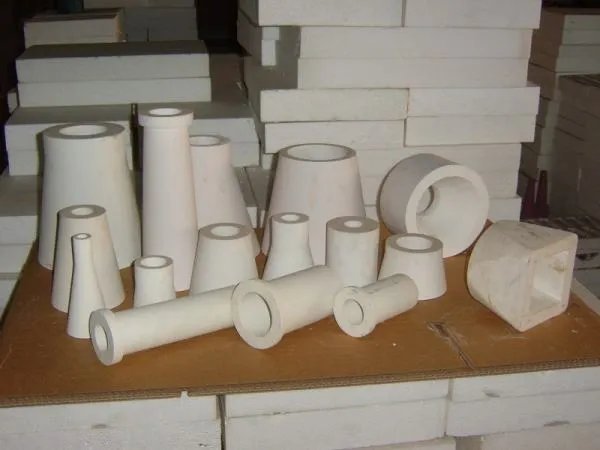 刚玉管与陶瓷管有什么区别从外表来看