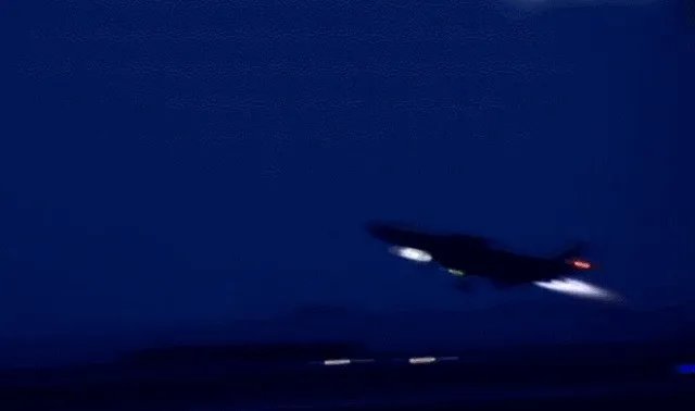 歼20服役和歼20列装意思一样吗？