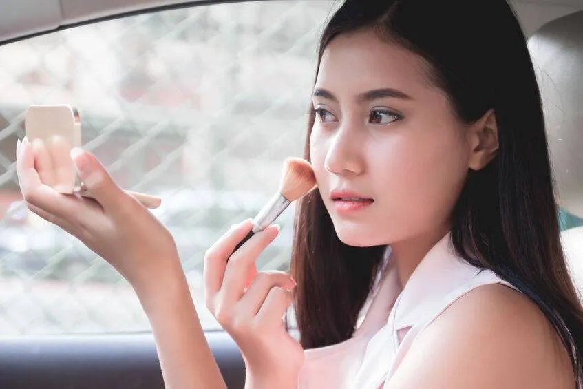 化妆需要哪些化妆品