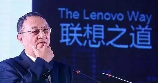 联想集团柳传志入选小学教科书，引发网友争议，你怎么看呢？