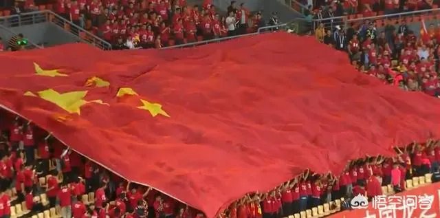 国足战威尔士，鲁能后卫郑铮力压李学鹏首发，你觉得在里皮心中谁才是中国第一左后卫？