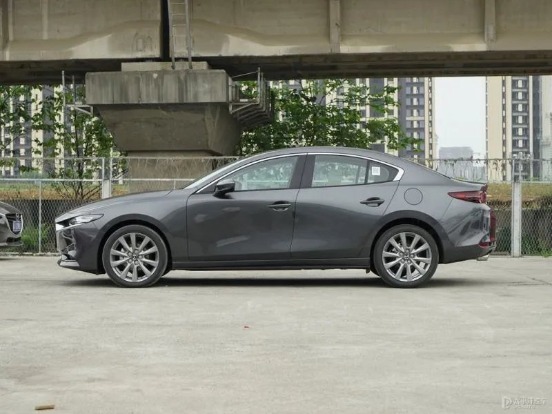 马自达3昂克赛拉2021款三厢多少钱能落地？马自达3昂克赛拉官方价