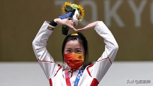 日本东京奥运会中国首金获得者杨倩，她真的是清华大学的学生吗？