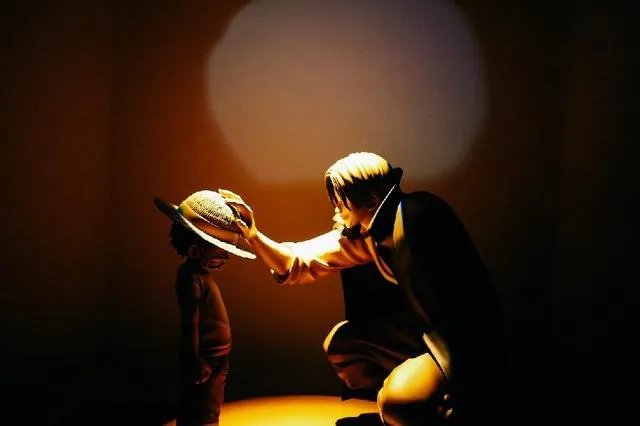 香克斯死于黑胡子，尾田早有暗示，是剧情需要吗？