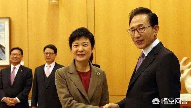 李明博与朴槿惠在去年和今年同一时段被提请逮捕, 是巧合还是故意？