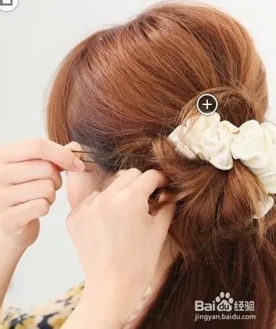 怎样扎花苞头简单好看 超简单凌乱花苞头的扎法