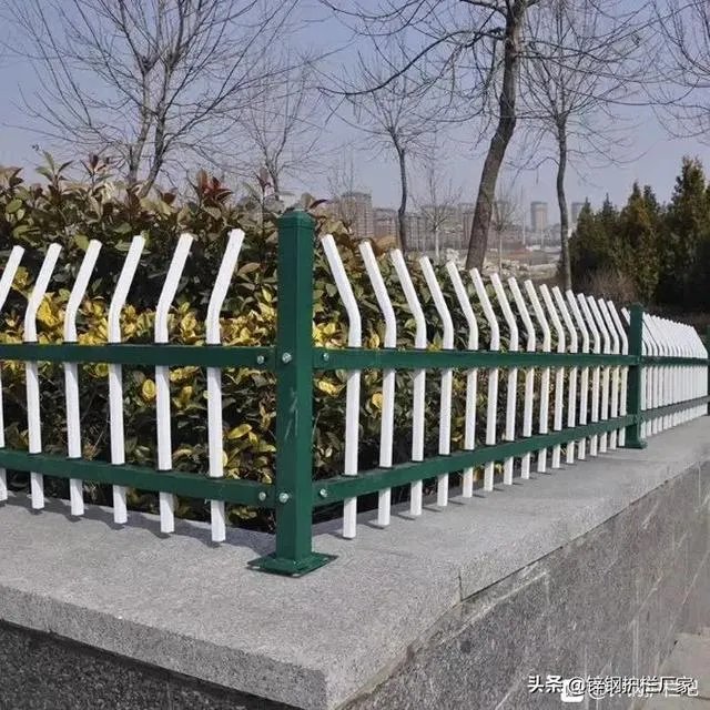 锌钢护栏多少钱一米价？