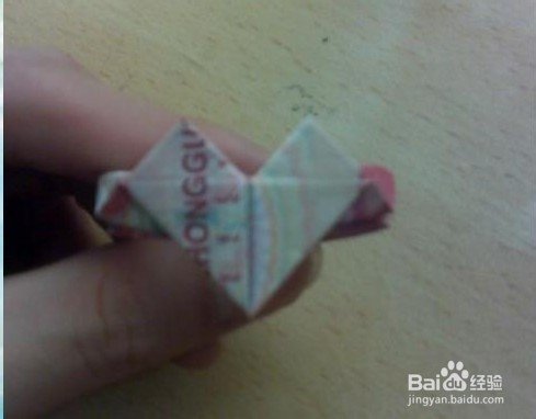 100元钱叠戒指的步骤