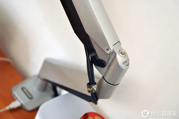 新年新面貌 — 更新布置下电脑桌面上的那些相关设备