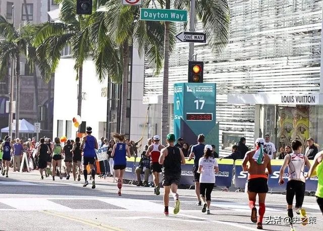 如何看待美国加州因新冠疫情影响进入紧急状态下，约27000人参赛的洛杉矶马拉松依旧正常举行？