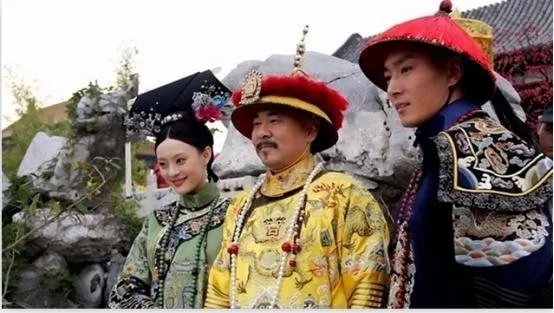 甄嬛传：摩格识破甄嬛私情，为何不向雍正告发？