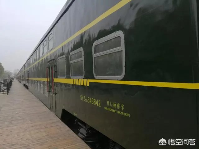 如何看待北京胖小伙挤地铁被大爷骂哭这件事？