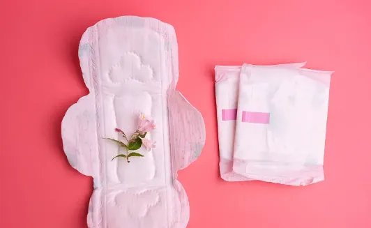 高铁不卖卫生巾，为啥“昆铁+”卖了超一万？铁路客服对此作何回应？