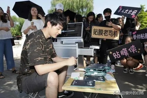 民警、公务员、辅警、教师可以摆地摊吗？ 算不算违规？