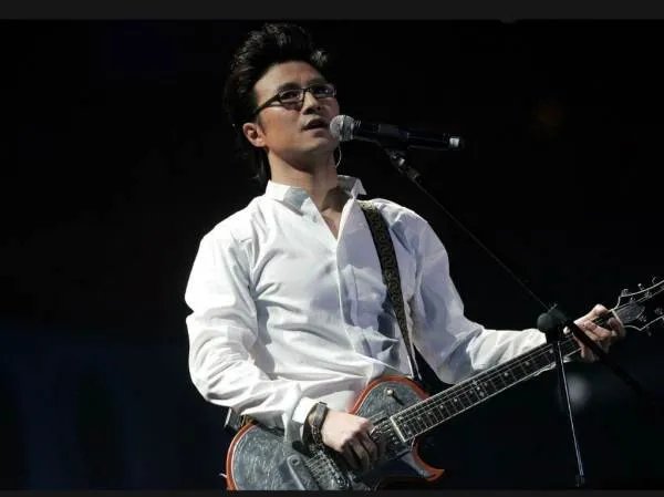 适合男生ktv唱的歌曲，都有哪些啊？