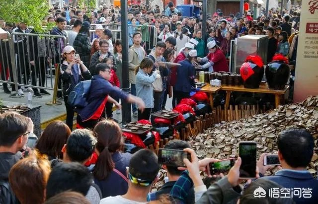 西安“摔碗酒”是什么？上万游客来西安喝碗酒，为什么这么火？