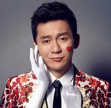 李晨的老实憨厚是真的还是装出来的？为什么他以前的情史混乱？