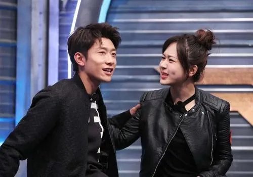 如何看待”杨紫为张一山庆生的文案“，一山曾宣称：愿为你背叛全世界，相爱就那么难吗？