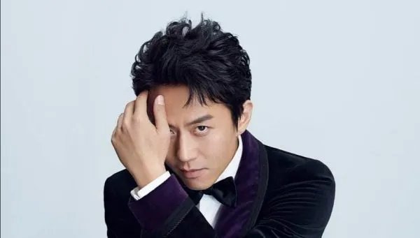 邓超被路人错认成邓伦，邓超是什么反应？