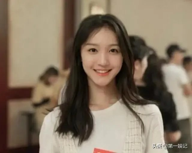 演员刘露大闹火车站后道歉，换成你是当事人你会怎么做？会接受道歉吗？