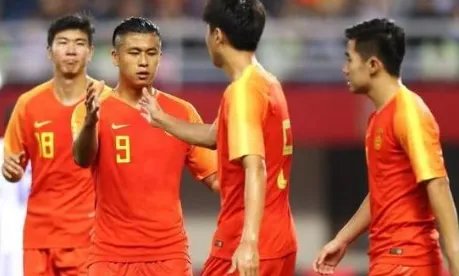 张玉宁是怎么受伤的？