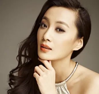 《奋斗》露露扮演者叫什么?