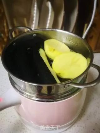 农家:茄子拌土豆