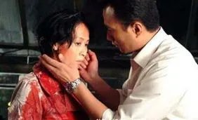 胡军刘嘉玲绯闻哪一年酒店开房真相揭秘 刘嘉玲被胡军抱起图