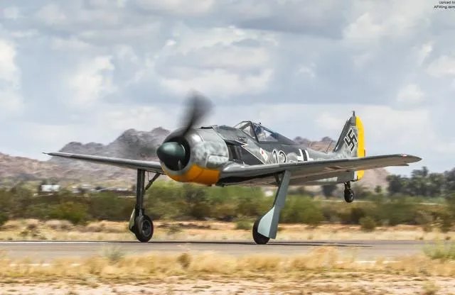 联军轰炸柏林飞机有多少架