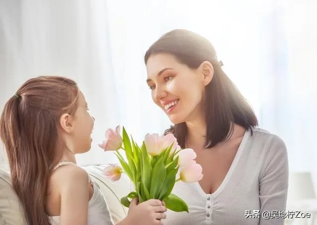 如何看待上海一小区女童被撞身亡后，评论一边倒的怪妈妈？