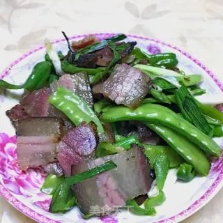 豌豆角小腊肉
