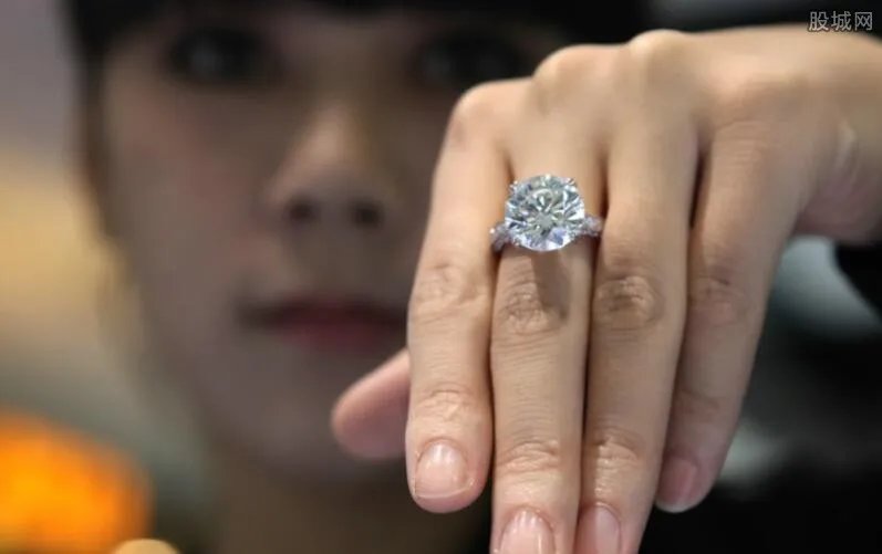 蒂芙尼钻戒价格 蒂芙尼一克拉钻戒价格