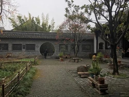 如何看待将吴承恩故居的厕所改为水帘洞这件事？