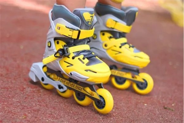 轮滑鞋教程初学者